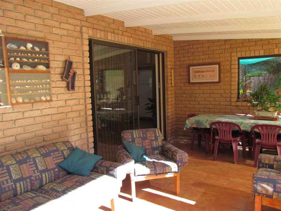 2 Bedroom Property for Sale in Stilbaai Wes Western Cape